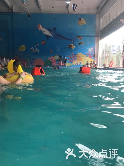 欢乐海室内水上乐园