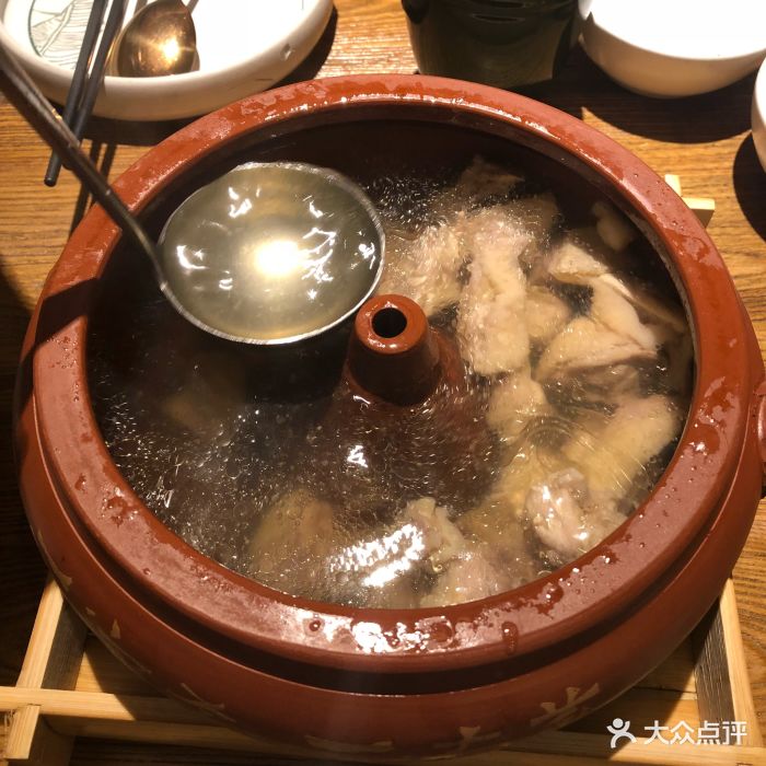 云海肴云南菜(祥云小镇店)原味汽锅鸡图片