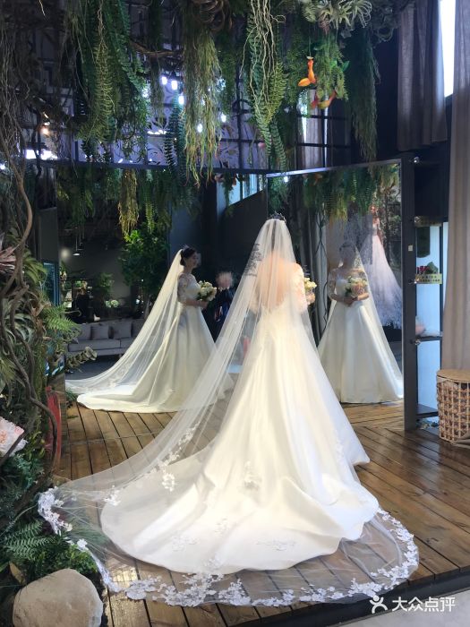 美珮婚纱中式嫁衣礼服馆(美佩定制)图片 - 第3张
