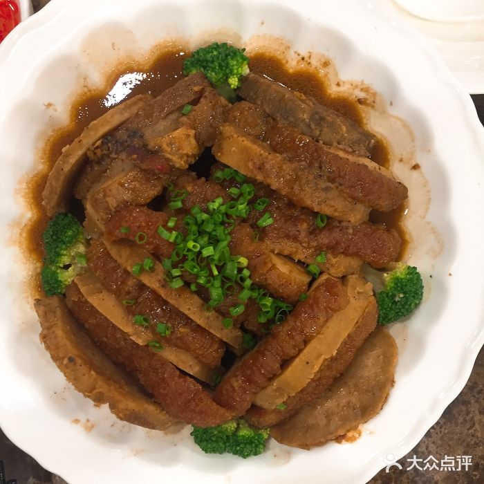 椿记烧鹅(中山店)-荔浦芋头扣肉-菜-荔浦芋头扣肉图片-桂林美食-大众