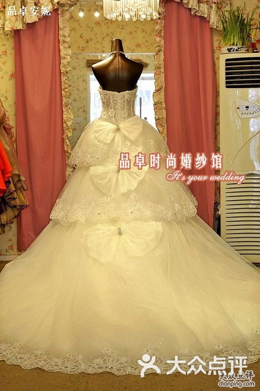 品时婚纱_婚纱情侣头像(2)