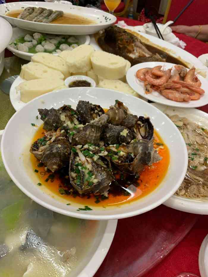 吕四港大酒店餐厅"这次请朋友来这吃饭,朋友们都说这里不错.