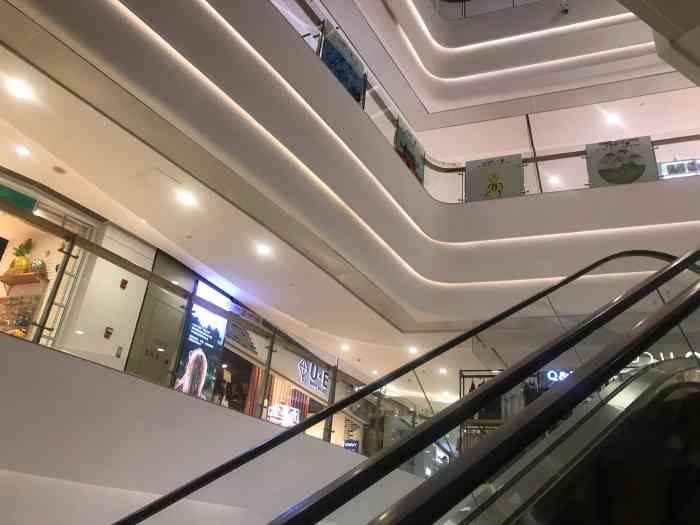 中国铁建186mall-"铁建之前负一楼有一个当当书店,没.