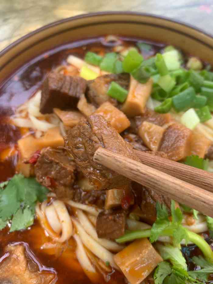 吴记笋子牛肉面手工酸辣粉-"我要说点评诚不欺我,这家