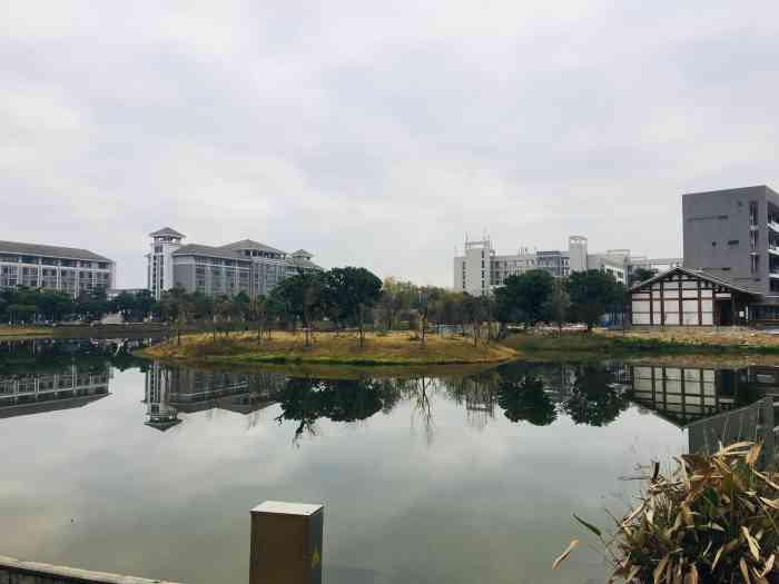 福建工程学院(旗山校区南校区"福建工程学院南区的宿舍风景一览.