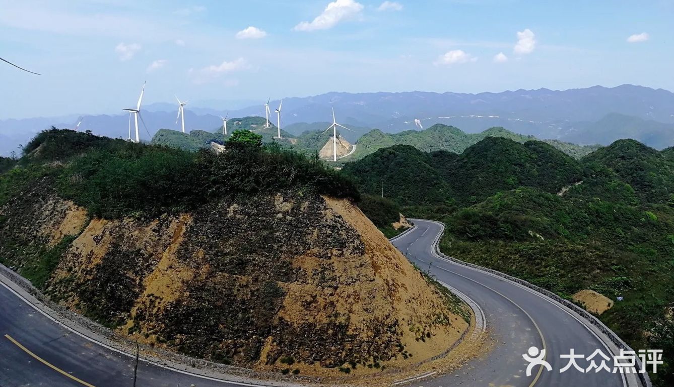 万盛十二景之南天啸月 南天门位于石林镇茶园村南峰山