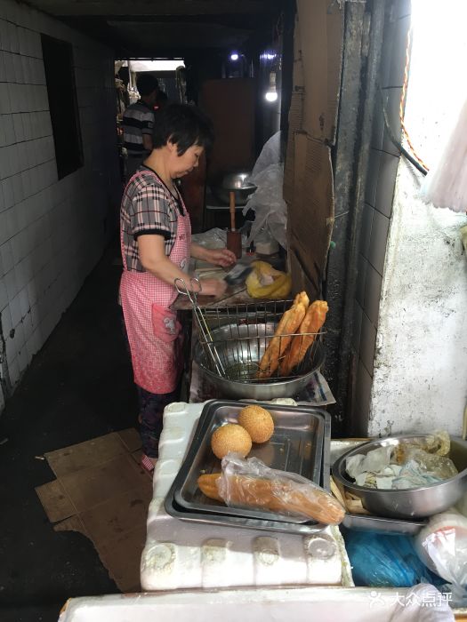 豆浆油条早餐摊图片