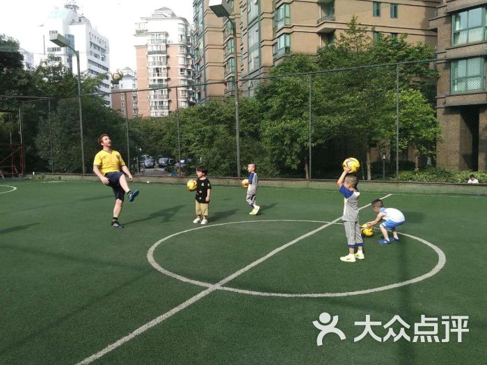 赛搏足球俱乐部(绿洲花园足球场)- 图片-杭州运