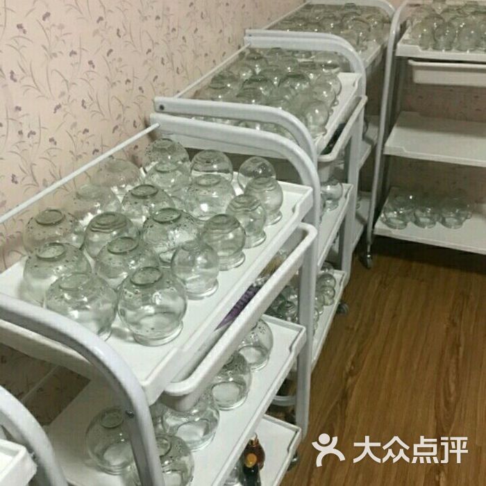 纤纤瘦身拔罐减肥馆