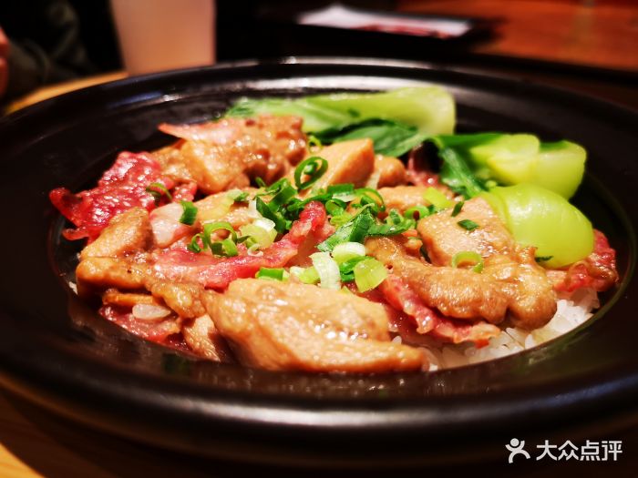 腊肠滑鸡煲仔饭