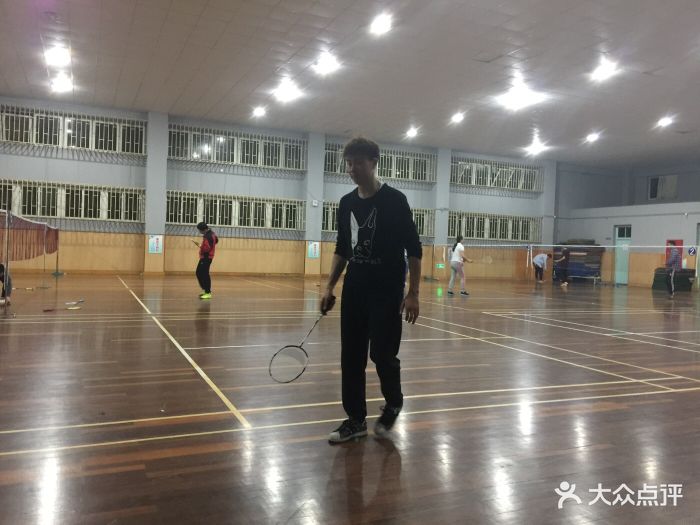 浦兴中学羽毛球馆--环境图片-上海运动健身-大众点评网