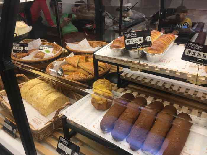 欧堡面包店(吾悦店)-"吾悦广场三楼,西树泡芙旁边服务