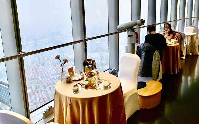 上海中心·lounge 552-"环境,除了在第一高,其他没啥