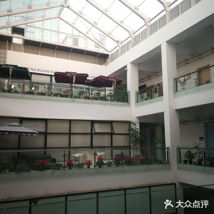 上海对外经贸大学(古北校区)图片