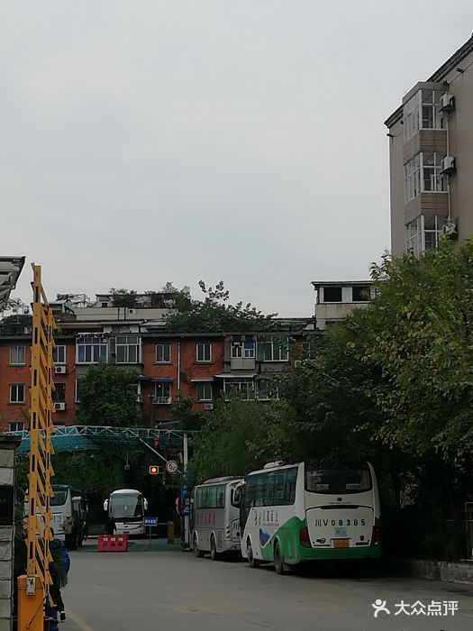 成都旅游集散中心停车场