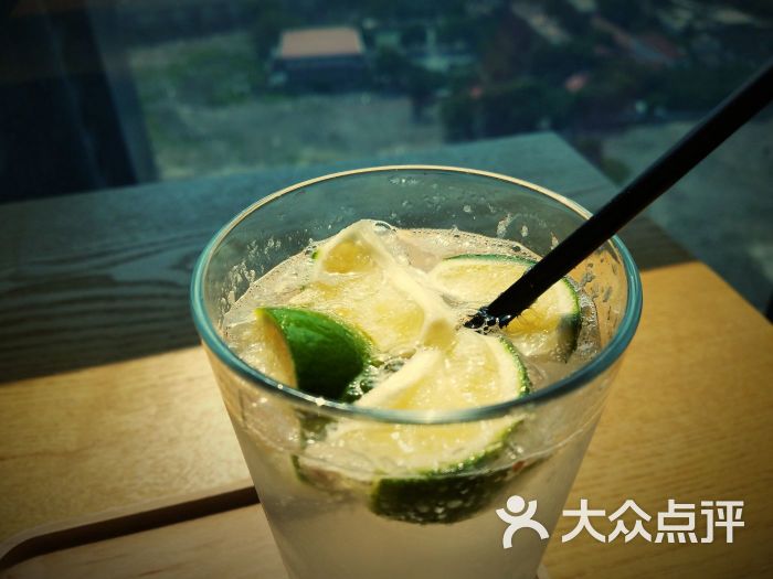 青柠檬苏打水