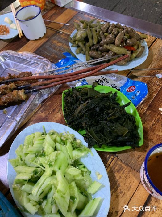小酒桌图片