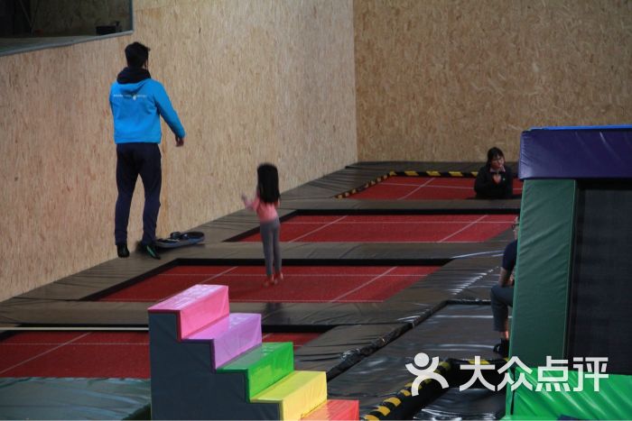 空气工厂蹦床馆(平房店)-图片-北京运动健身