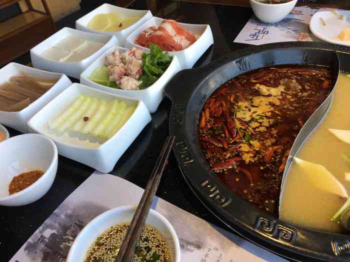 下半城重庆毛肚火锅(和义路1844店"重庆旅游回来还没吃够,又跑去这