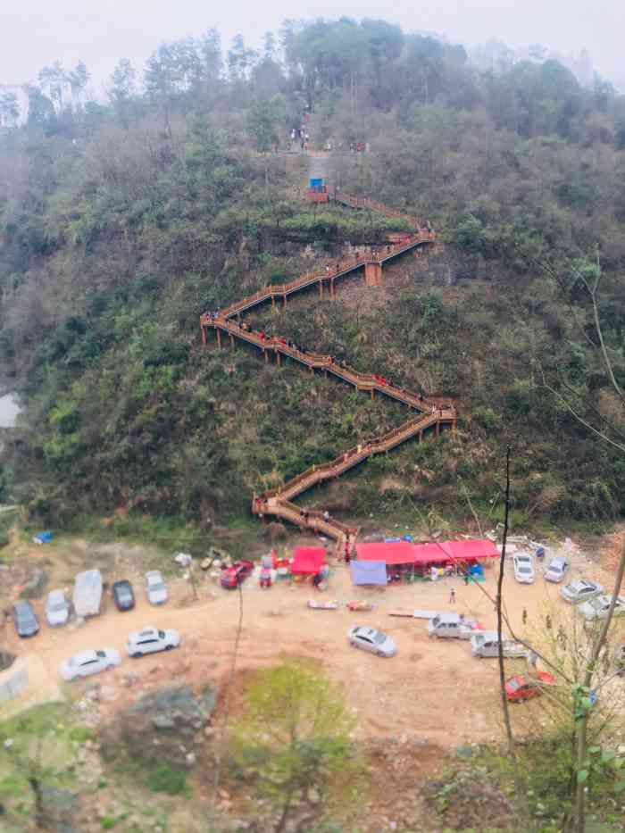 夷陵区森林公园-"夷陵区森林公园地处夷陵区的河边,.