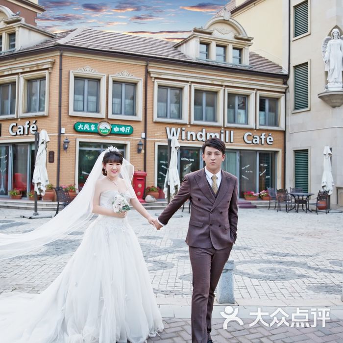 蓝调视觉婚纱摄影工作室