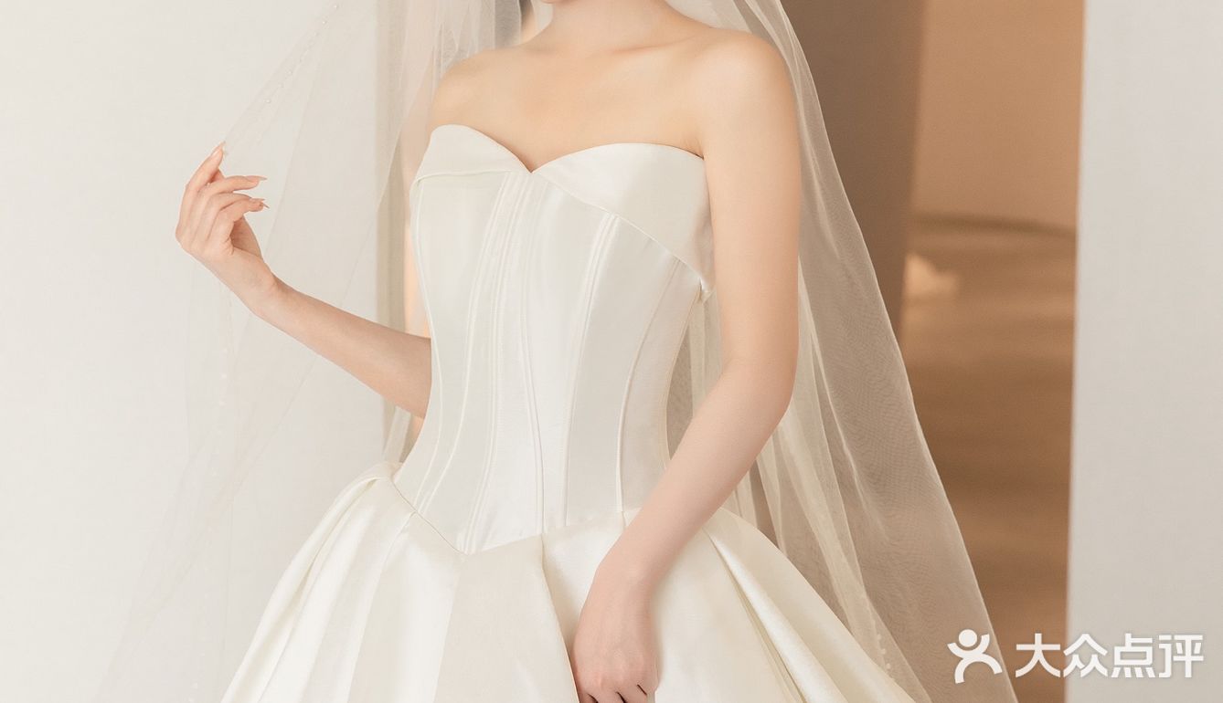 洛阳婚纱78锁死这件pronovias气质抹胸缎面