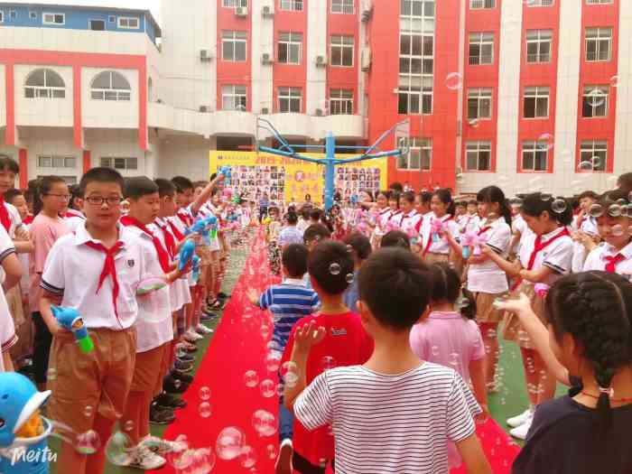 钟家村寄宿学校-"堪称汉阳最好的小学之一.考分排名全