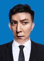 态度很好也很专业,活生生把我拍成了吴彦祖)强烈推荐来这里照证件照