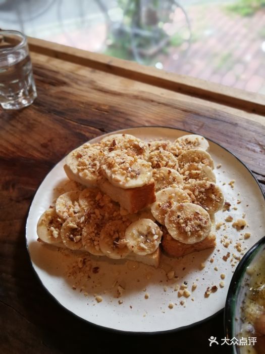 香蕉花生酱蜂蜜三明治