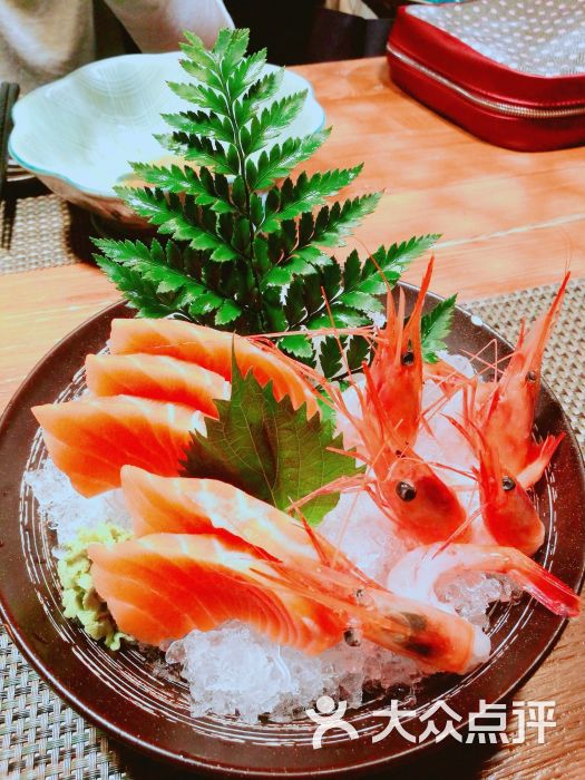 三文鱼和甜虾刺身