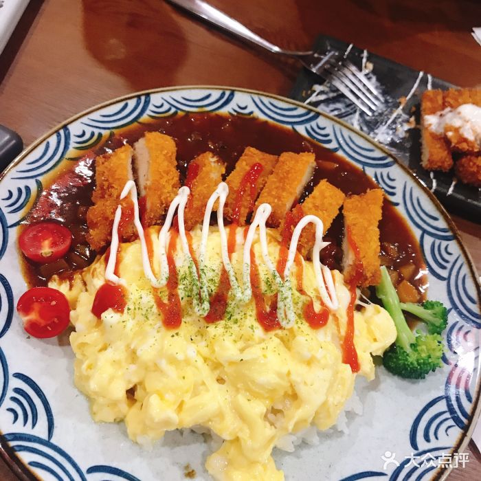 日式黑咖喱鸡排嫩滑蛋包饭