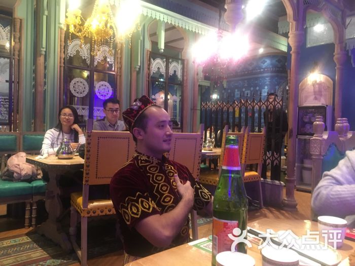 大巴扎的姑娘—新疆主题餐厅(恒隆广场店)-图片-济南