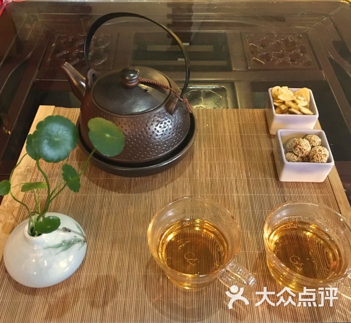 初美特色壶煮茶