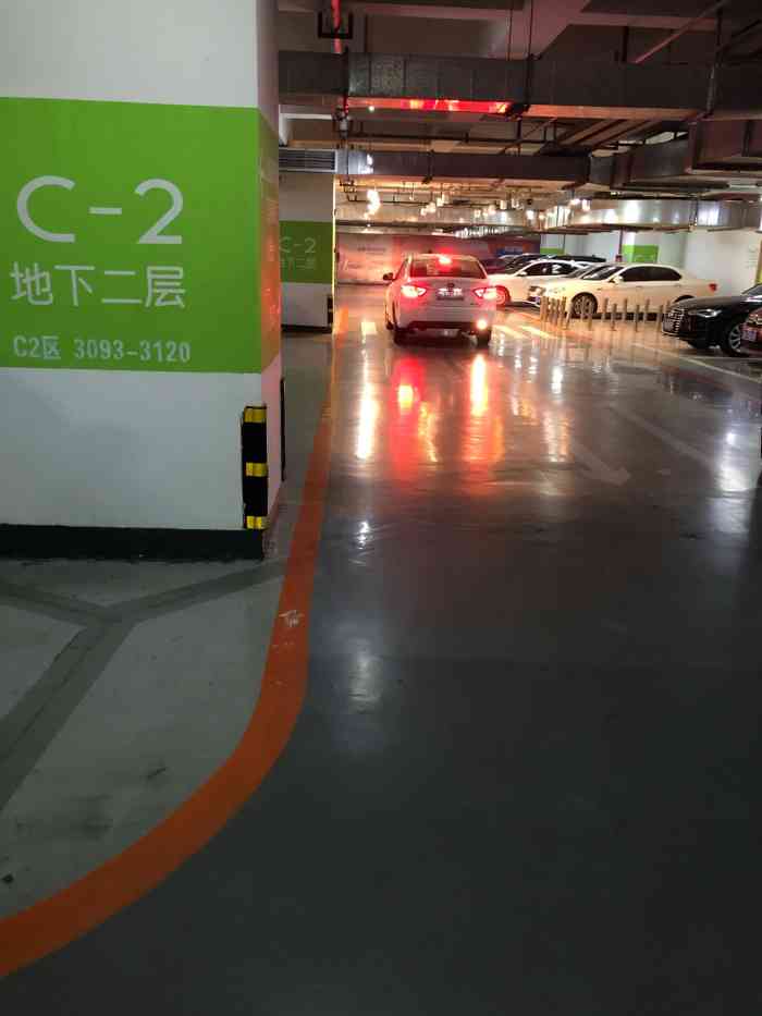 龙湖时代天街停车场