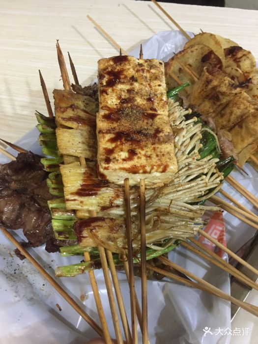 黄牛肉烧烤摊位图片 - 第6张