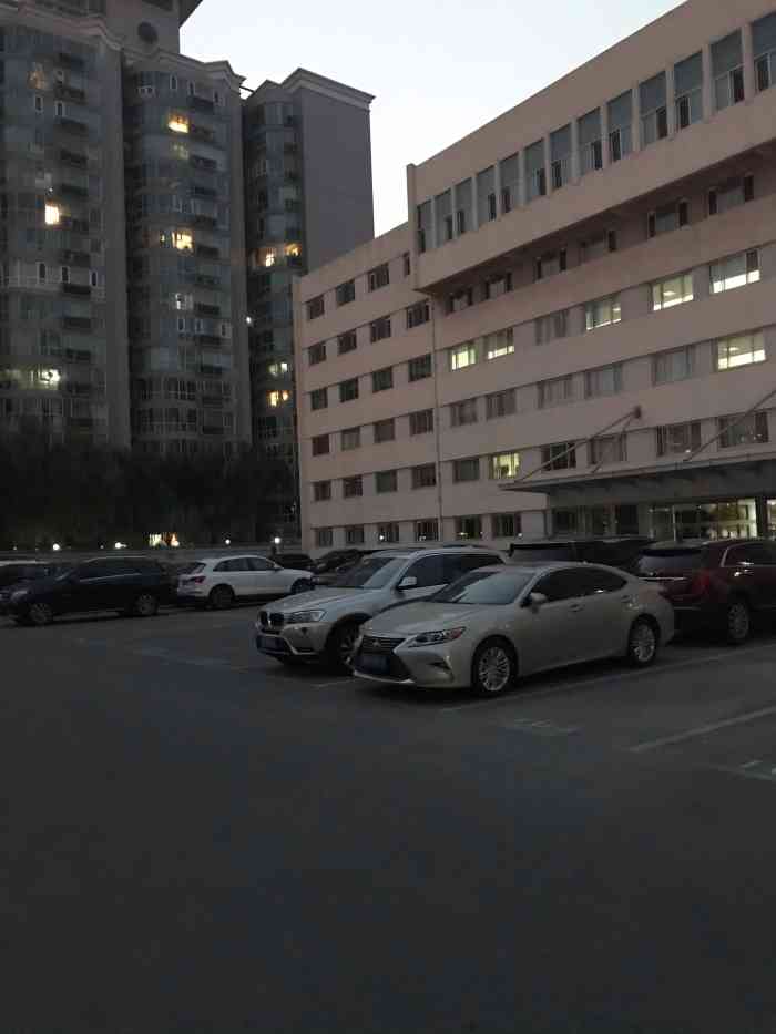 中关村雍和航星科技园停车场入口