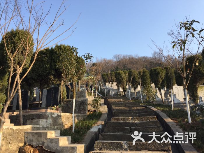 小蜀山陵园图片 - 第2张