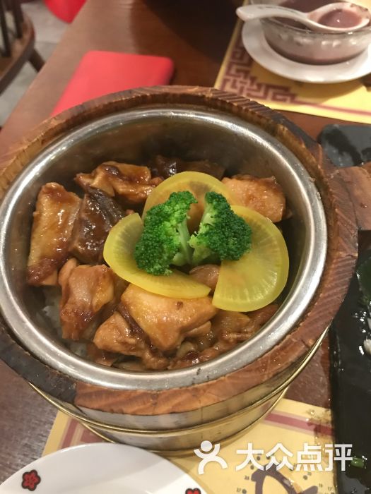 香菇滑鸡木桶饭