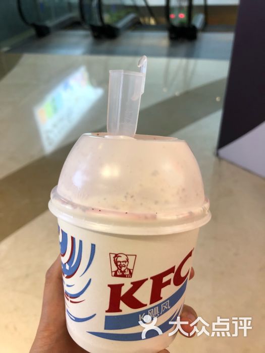 肯德基(海陵万达店)草莓奥利奥口味k飓风图片 - 第3张