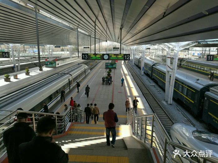 北京西站站台图片