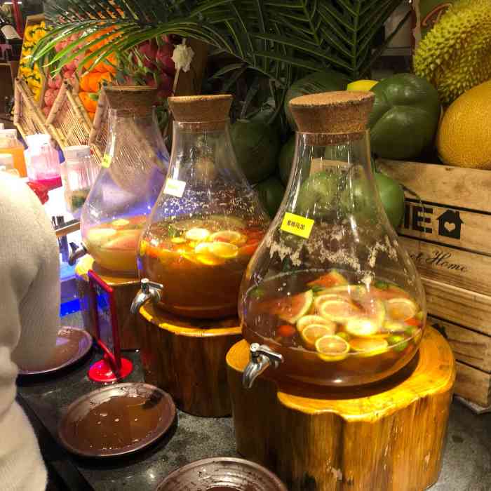 大山炭火烤肉自助餐厅(西南商都店)-"[薄荷]环境:约了朋友在市中心一