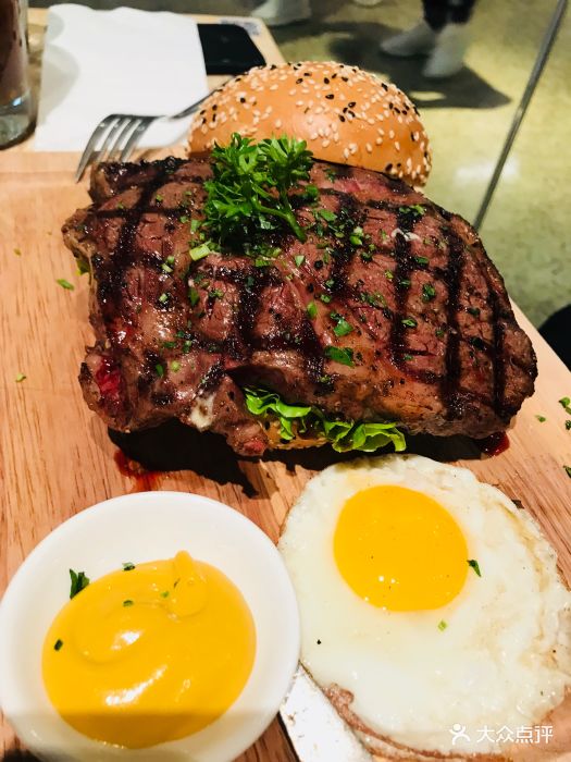 进口和牛肉眼牛排汉堡
