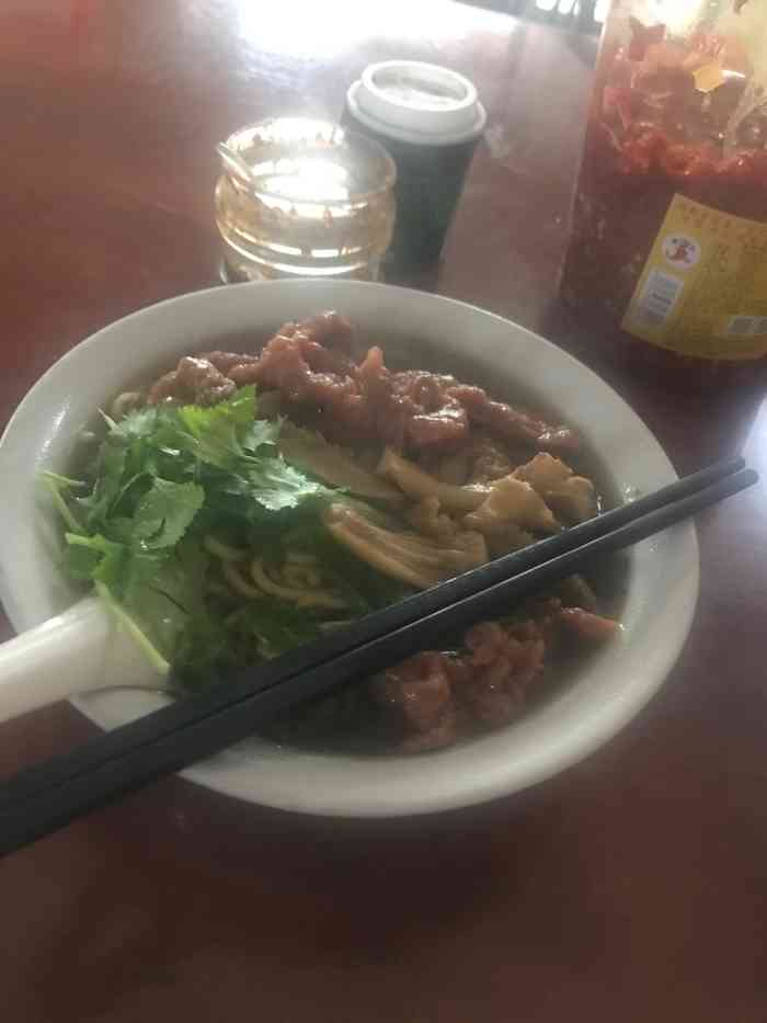 牛肉羹咸饭卤肉,管饱!好吃,实惠!