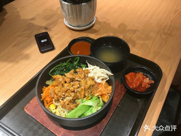 鸡腿肉拌饭