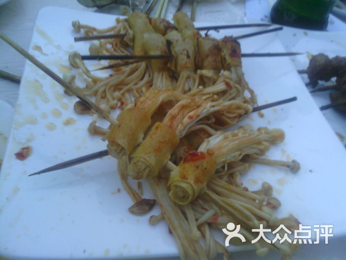 南京海鲨湾海鲜会馆_日照渔船海鲜码头_虎滩码头海鲜会馆(2)