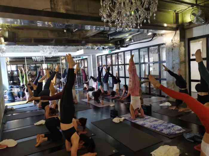 maniyoga曼逸瑜伽(苏河店"vicky小宝贝,人美心善体式棒,带你解-