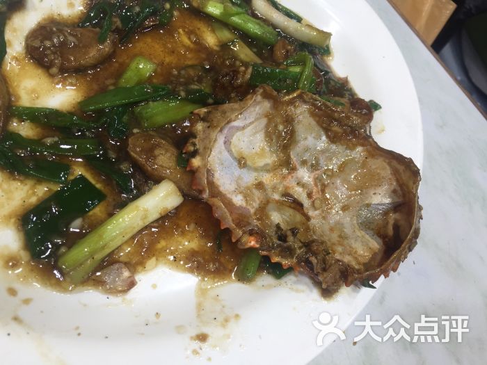 庙街香辣蟹:白天爬完太平山,领略完维港的风.香