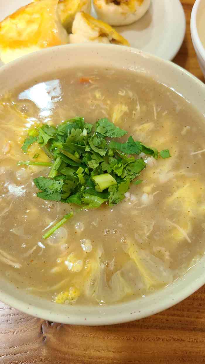 李四辈饣它shǎ汤豆粥永城牛肉水煎包(龙子湖店)