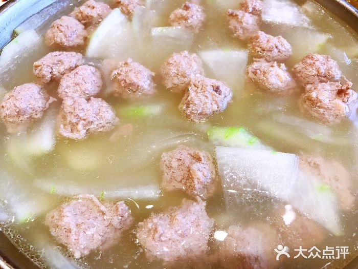 驴肉丸子冬瓜片粉汤