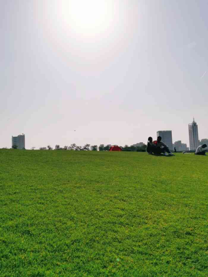 西区大草原-"西区大草原在衢州市区的西边,边上还在造